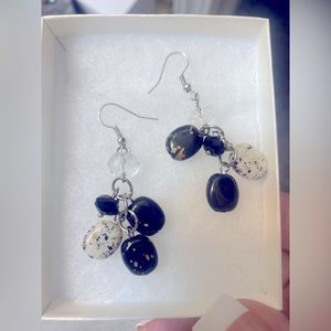Earrings small speckled black and white beads